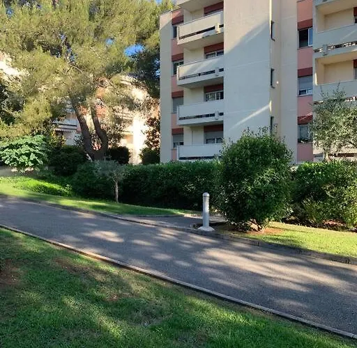 Quiet Air-condit-swim. Pool Tennis Lägenhet